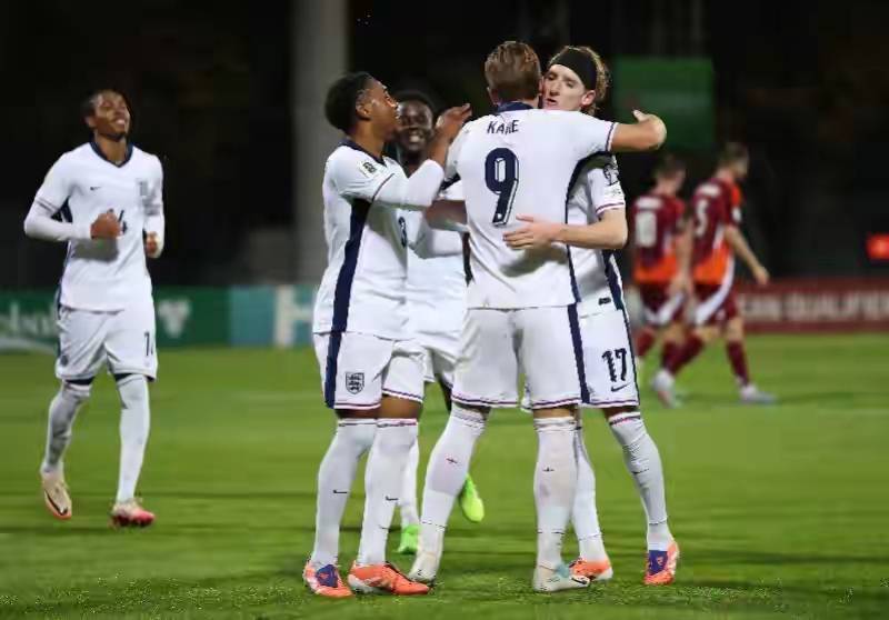 7轮不败+4-0横扫！穆帅战术杀穿葡超，神锋戴帽打脸质疑，5分差距藏逆转希望